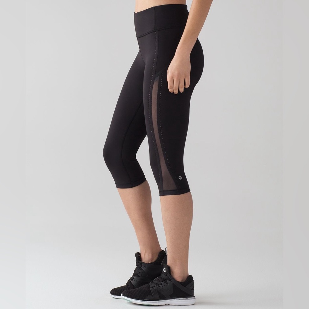 Lululemon Smooth Stride Crop - image 1